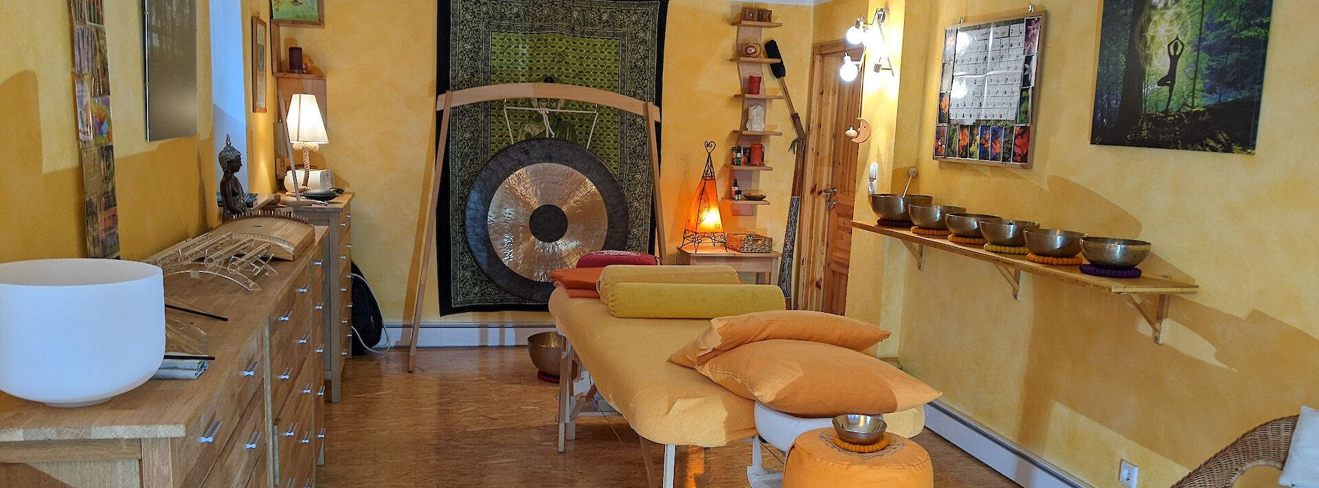 Alles bereit für die Klangschalenmassage